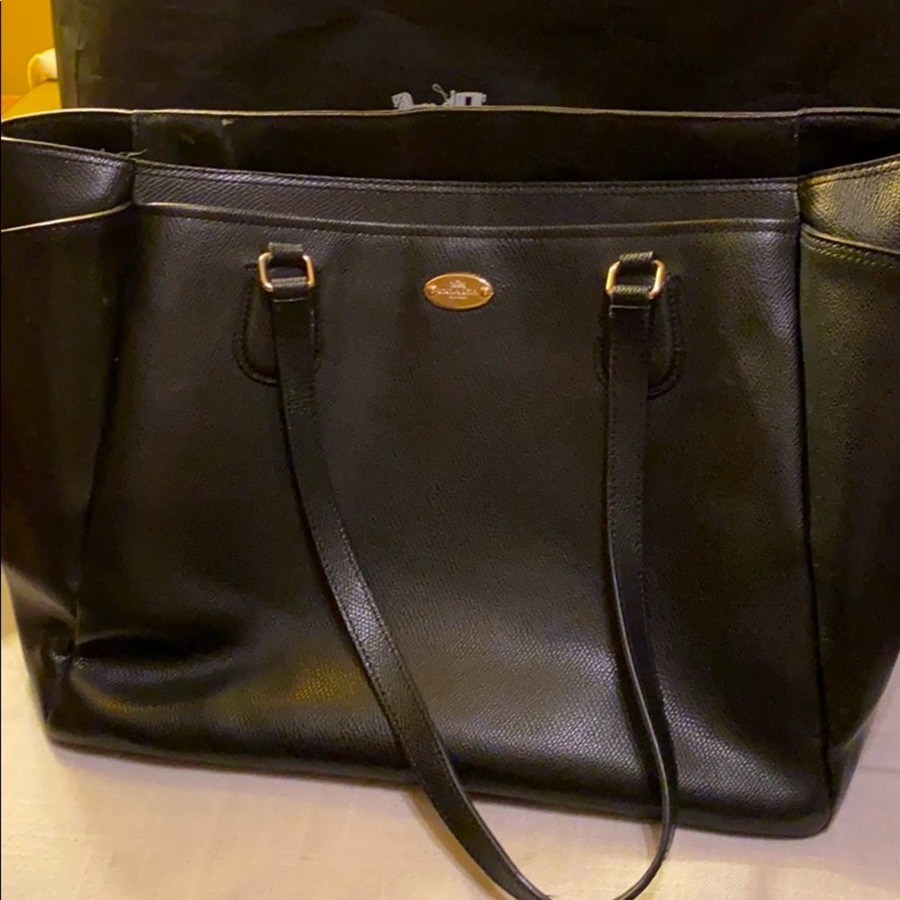 Coach tote $20 only! Hook got detached